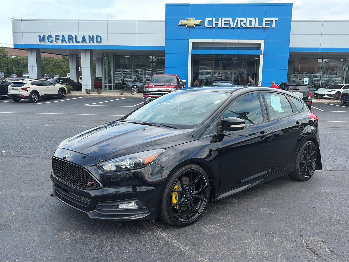 Shadow Black 2016 Ford Focus Hatchback Front-Wheel Drive 6-Speed Manual