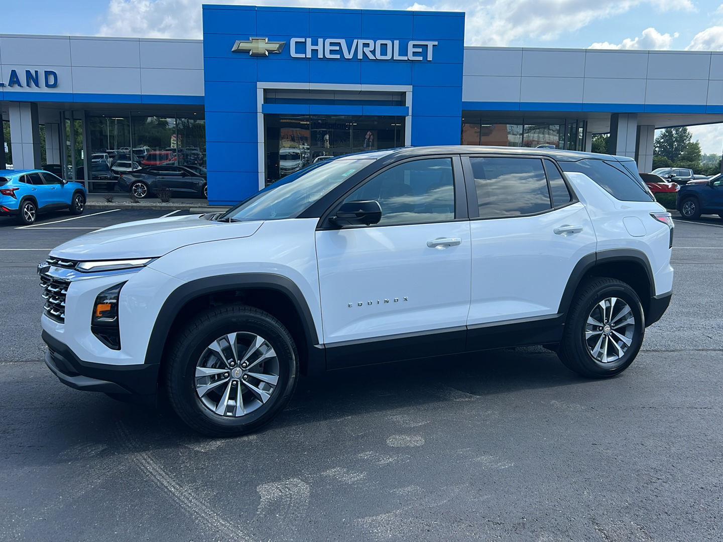 Summit White 2027 Chevrolet Equinox SUV / Crossover Four-Wheel Drive 8-Speed Automatic