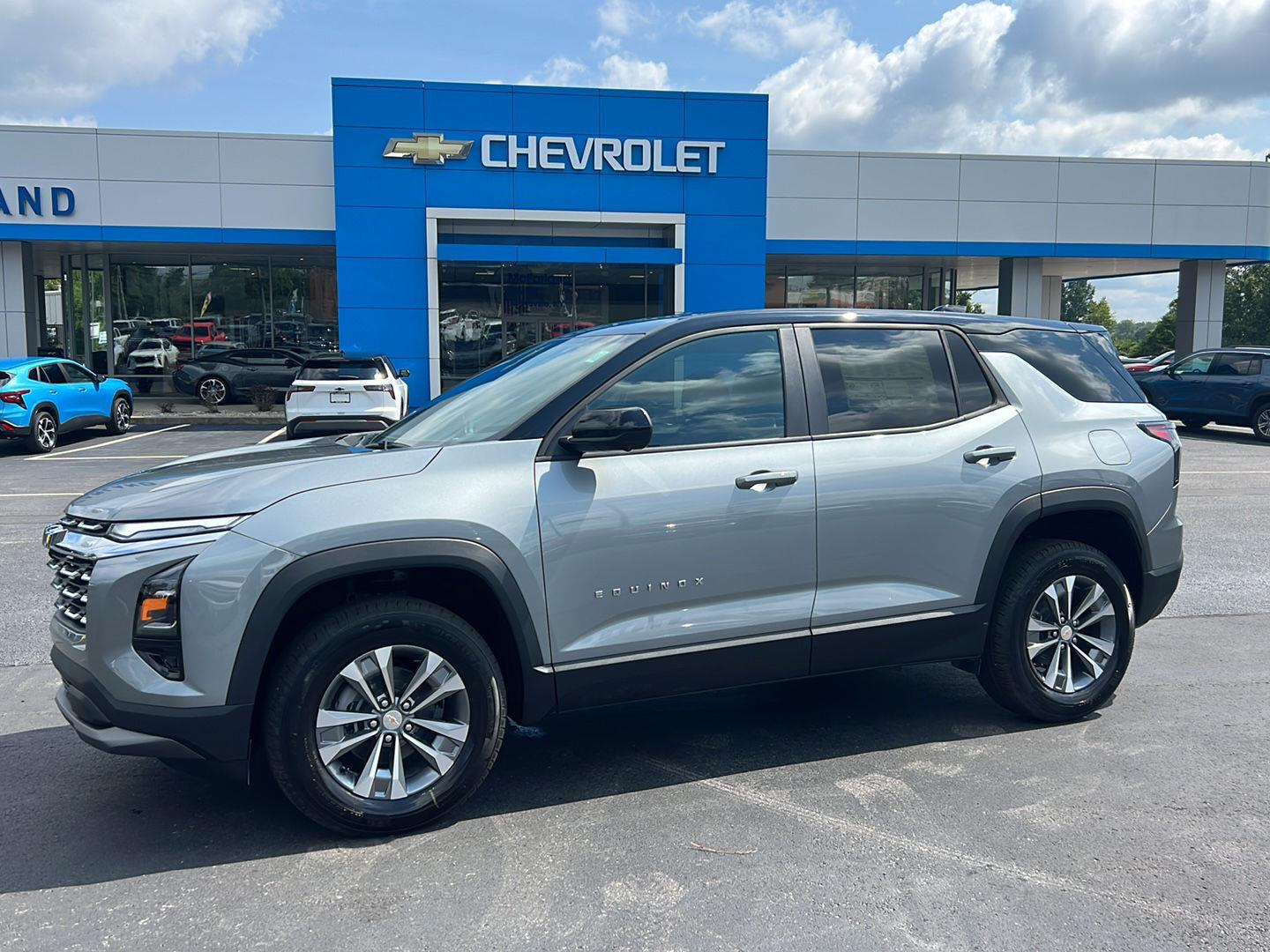 Sterling Gray Metallic 2027 Chevrolet Equinox SUV / Crossover Four-Wheel Drive 8-Speed Automatic