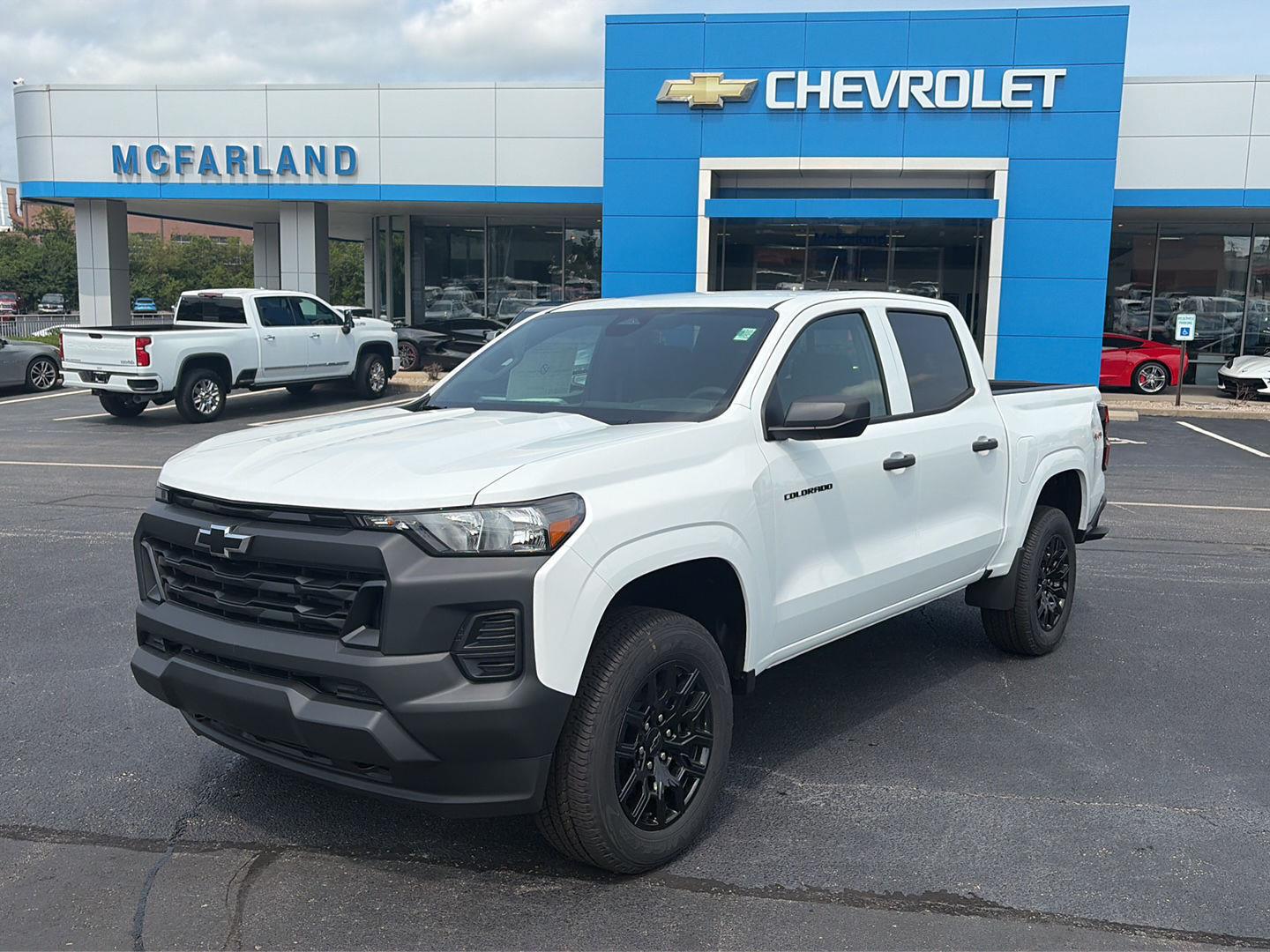 Summit White 2026 Chevrolet Colorado Pickup Truck Four-Wheel Drive 8-Speed Automatic