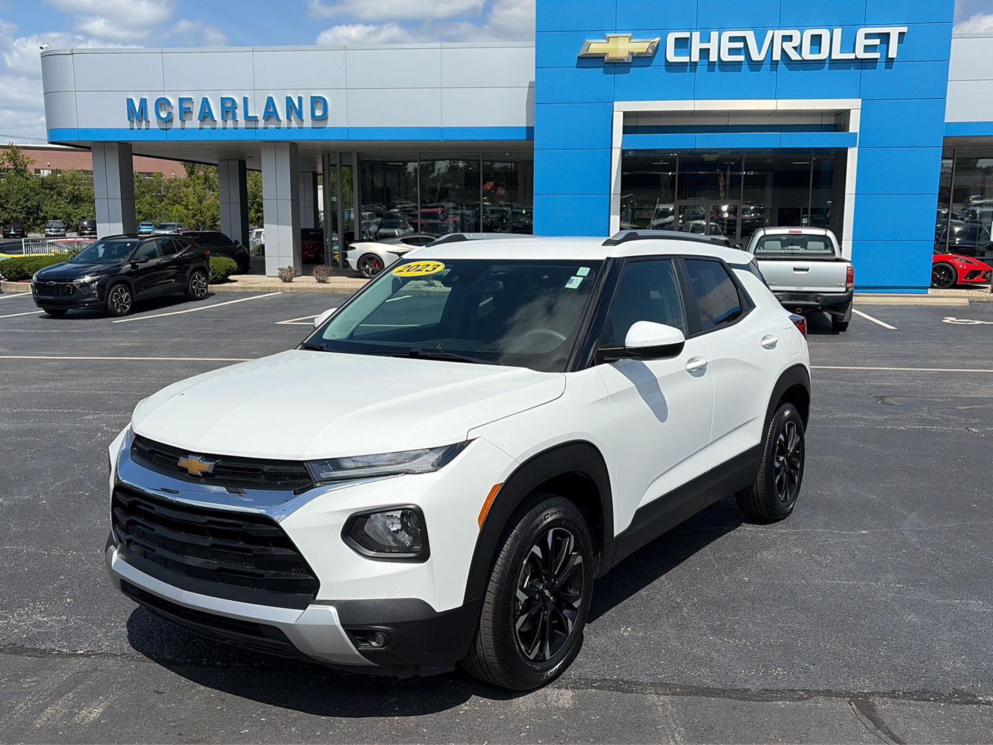 Summit White 2023 Chevrolet Trailblazer SUV / Crossover Front-Wheel Drive Continuously Variable Transmission