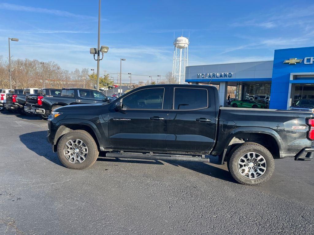 View vehicle photo 2