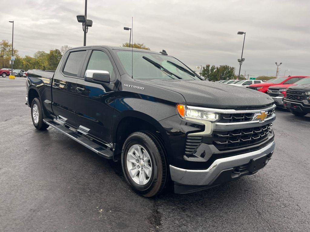 View vehicle photo 7