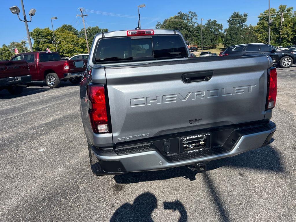 View vehicle photo 4