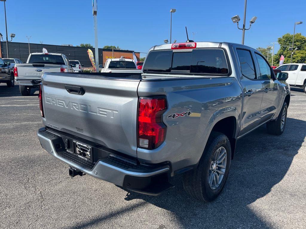 View vehicle photo 5