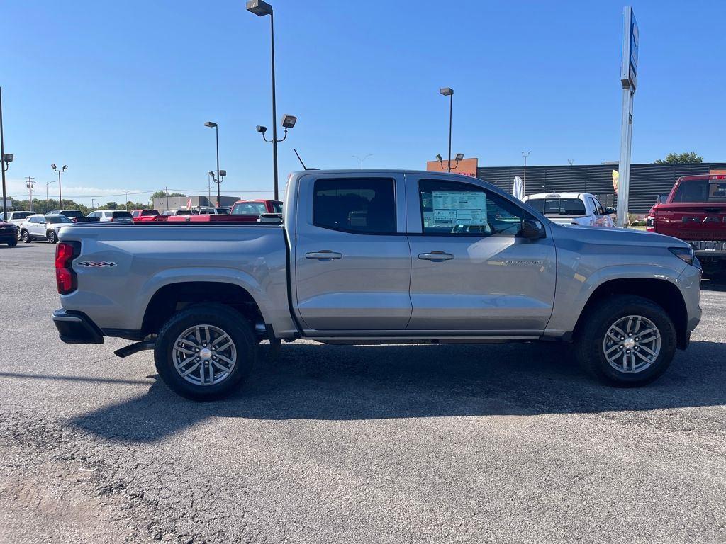 View vehicle photo 6