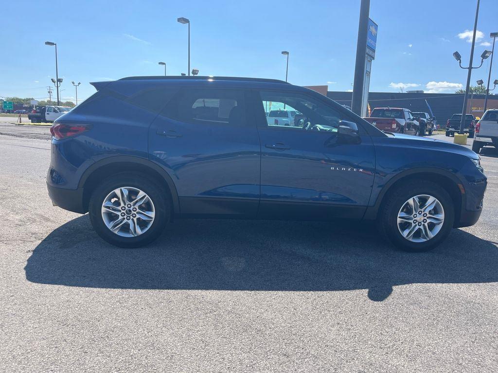 View vehicle photo 6