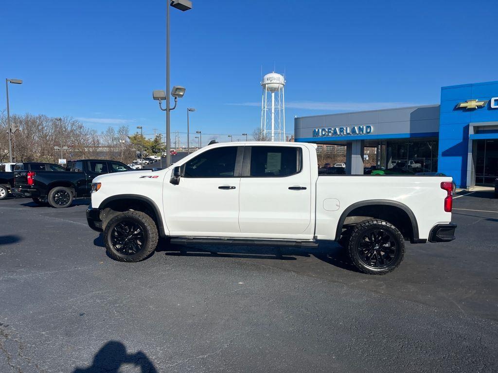 View vehicle photo 2