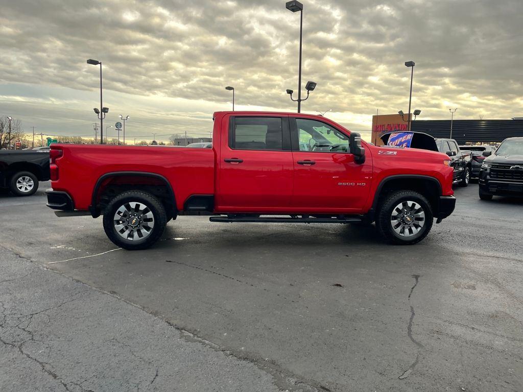 View vehicle photo 6