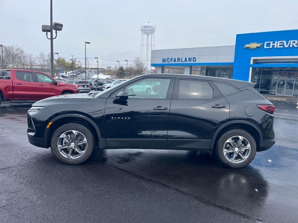 View vehicle photo 2