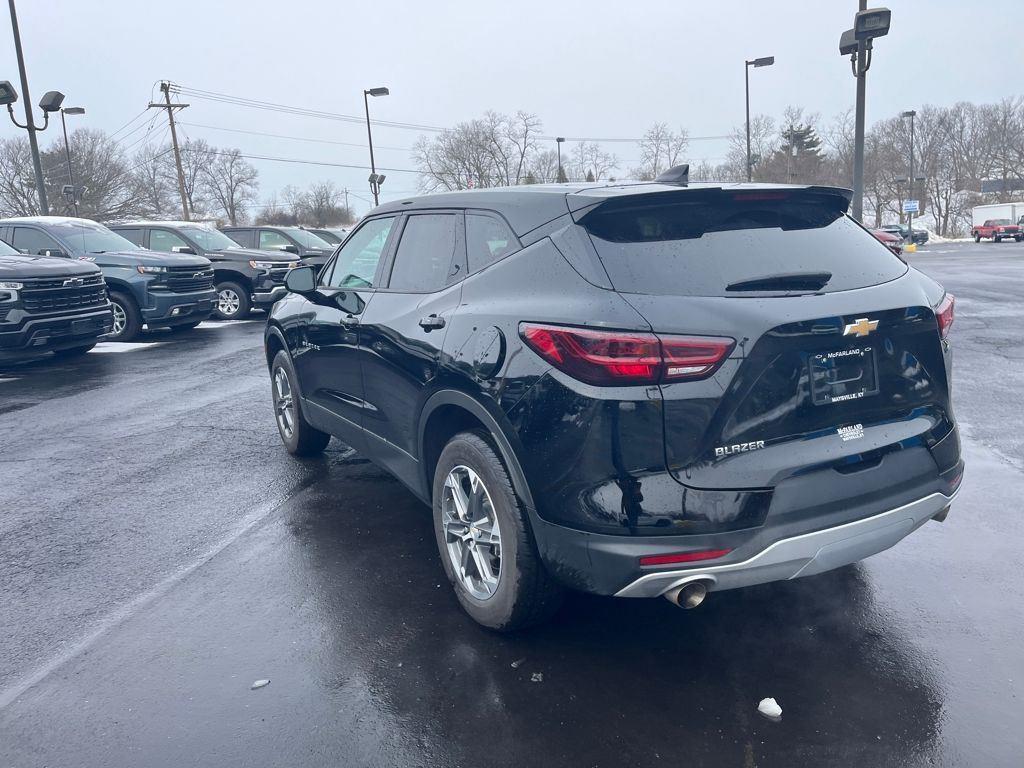 View vehicle photo 3