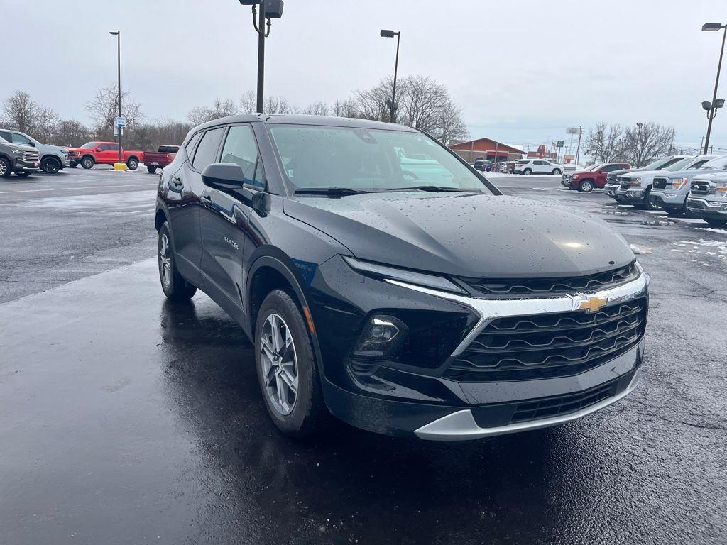 View vehicle photo 7