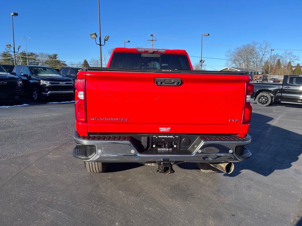 View vehicle photo 4