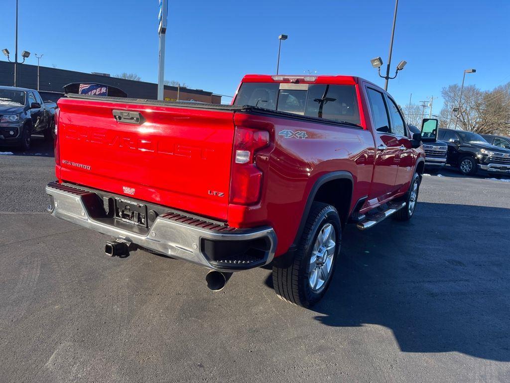 View vehicle photo 5