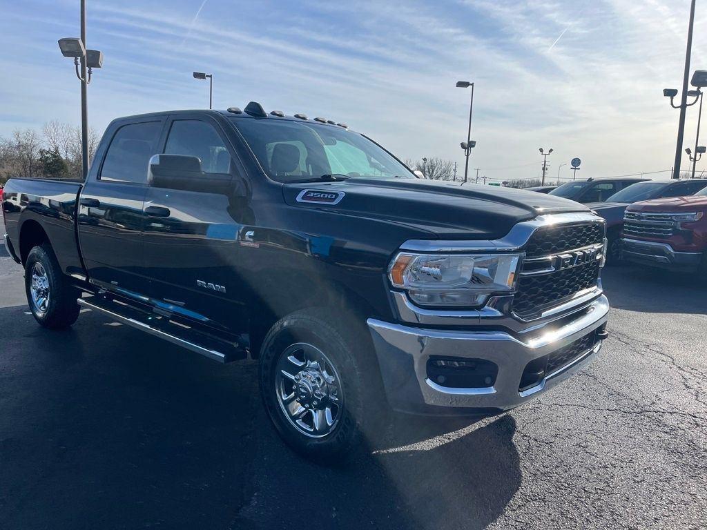 View vehicle photo 7