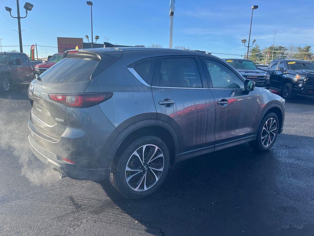 View vehicle photo 4
