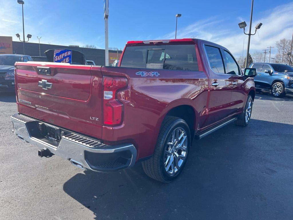 View vehicle photo 5