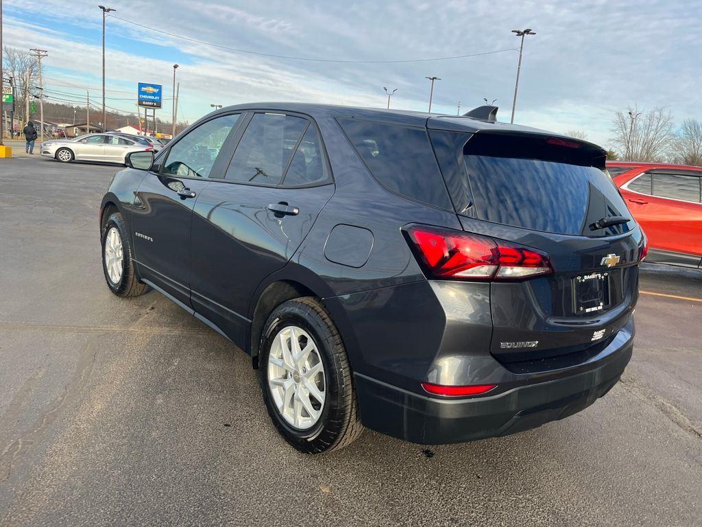 View vehicle photo 3