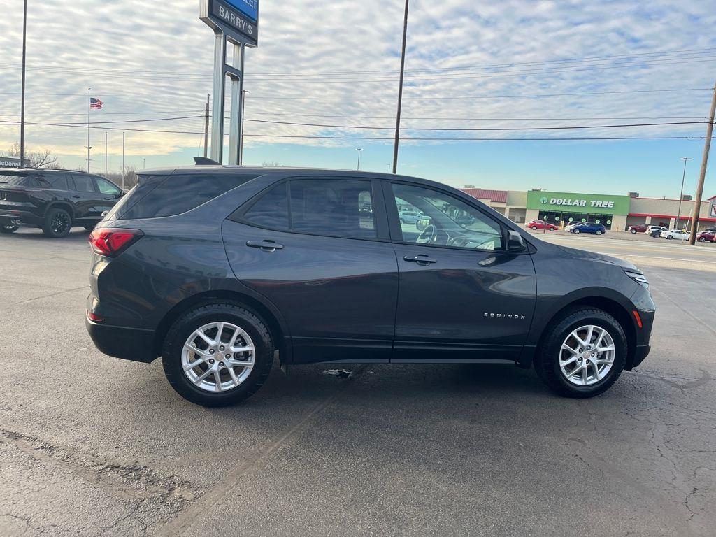 View vehicle photo 6