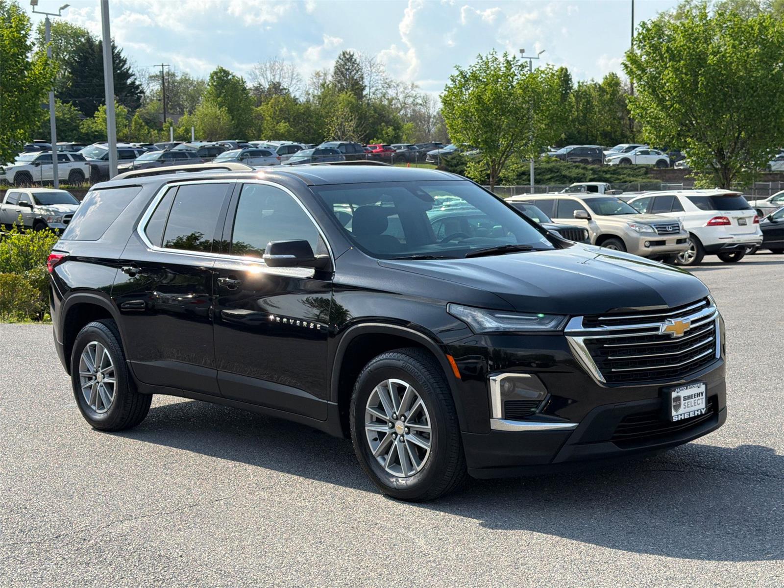 Mosaic Black Metallic 2023 Chevrolet Traverse LT Cloth AWD SUV / Crossover Four-Wheel Drive 9-Speed Automatic