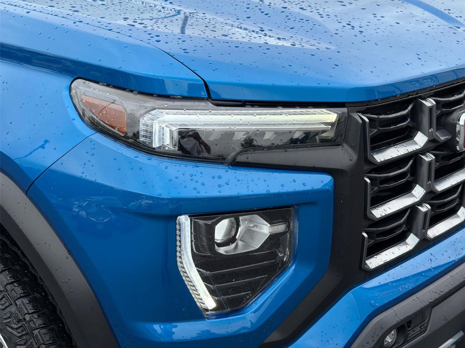Used 2024 Dynamic Blue Metallic GMC 4WD AT4 image 27