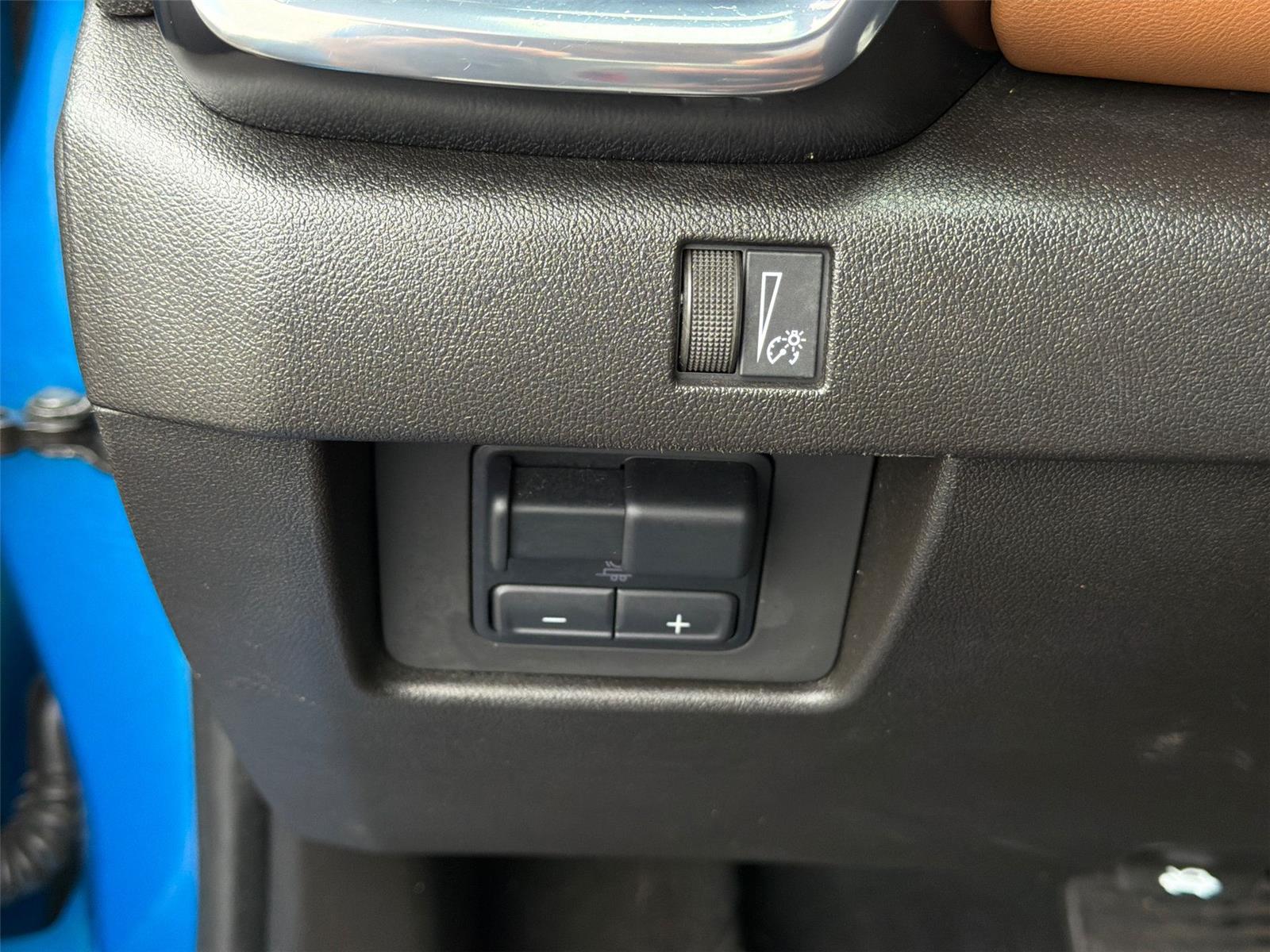Used 2024 Dynamic Blue Metallic GMC 4WD AT4 image 20