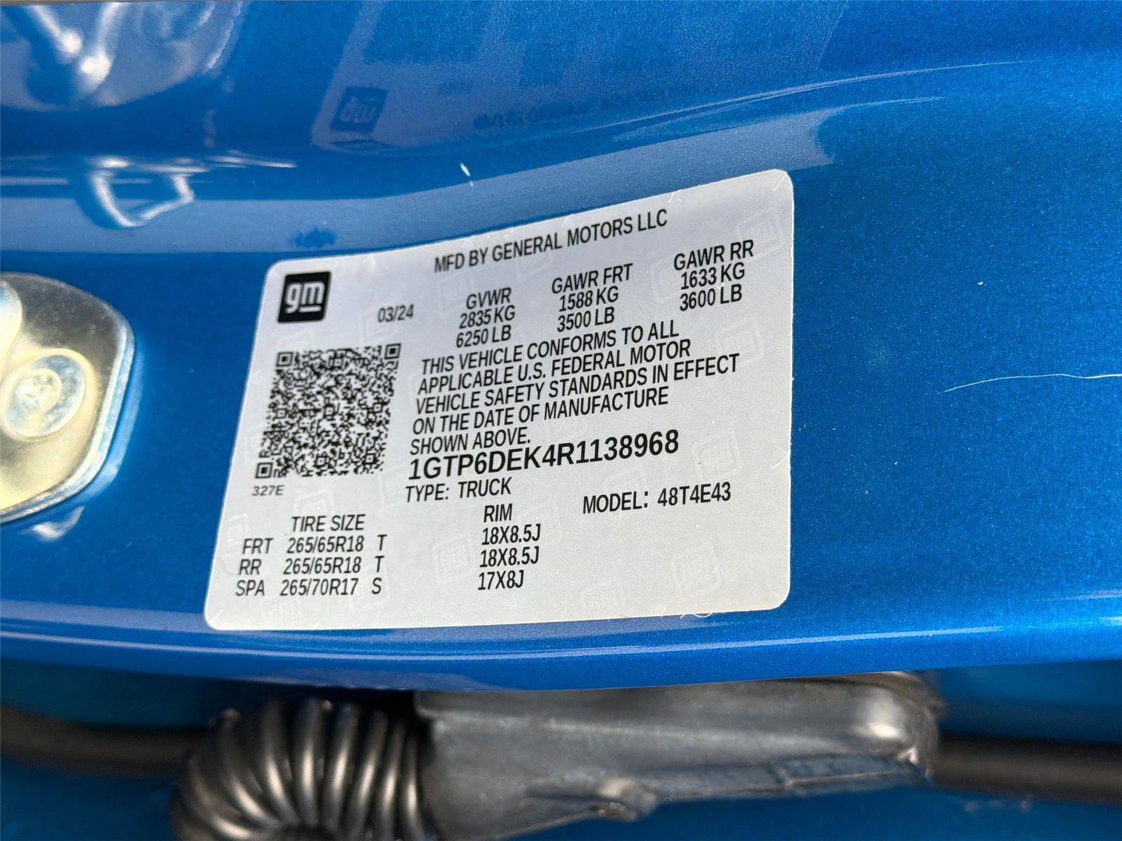 Used 2024 Dynamic Blue Metallic GMC 4WD AT4 image 25