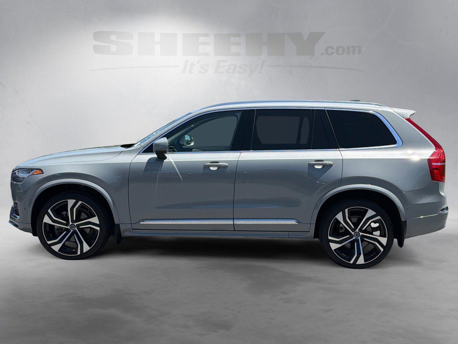 Used 2024 Vapour Grey Metallic Volvo Ultimate Bright Theme image 16