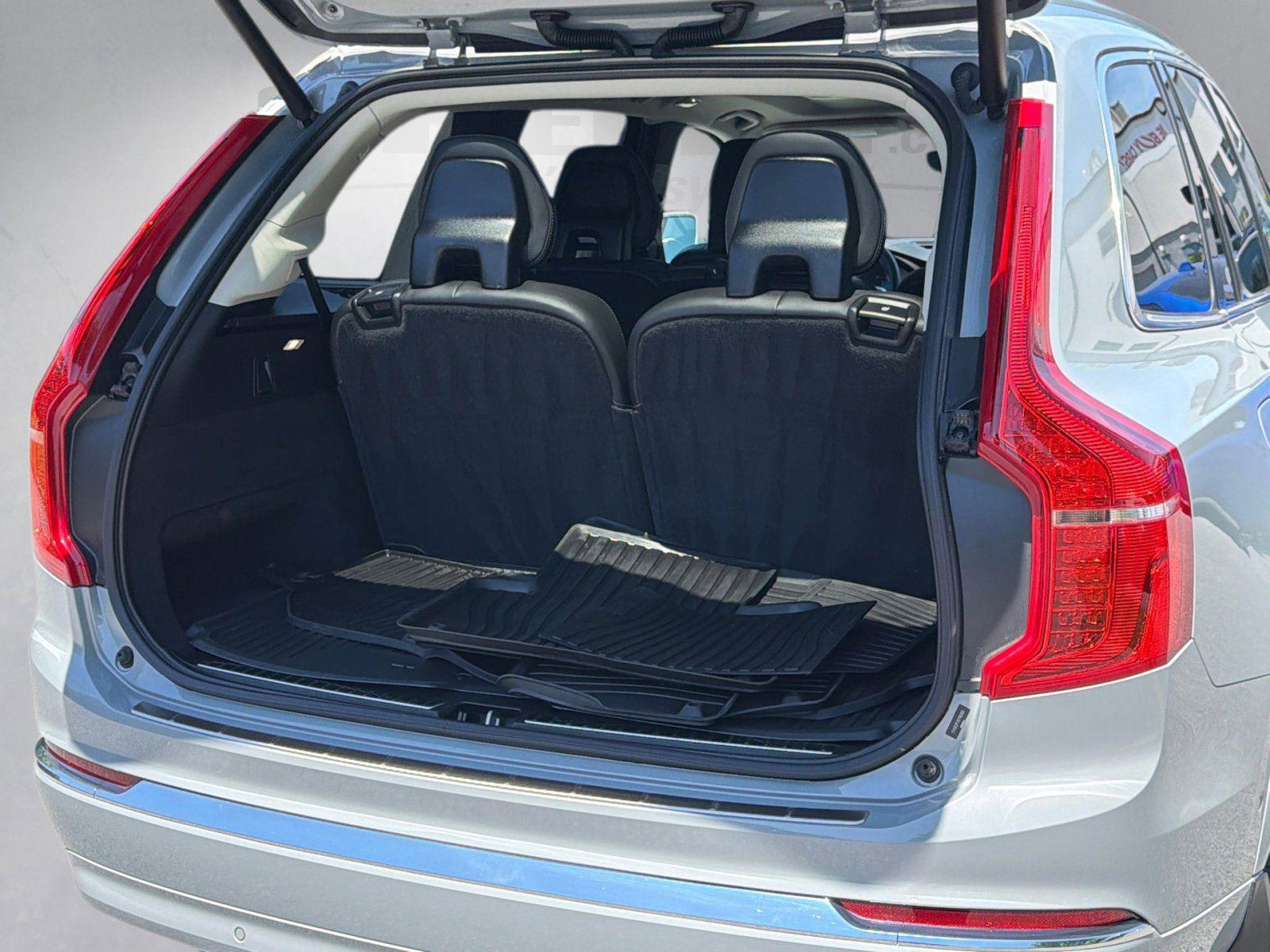 Used 2024 Vapour Grey Metallic Volvo Ultimate Bright Theme image 26