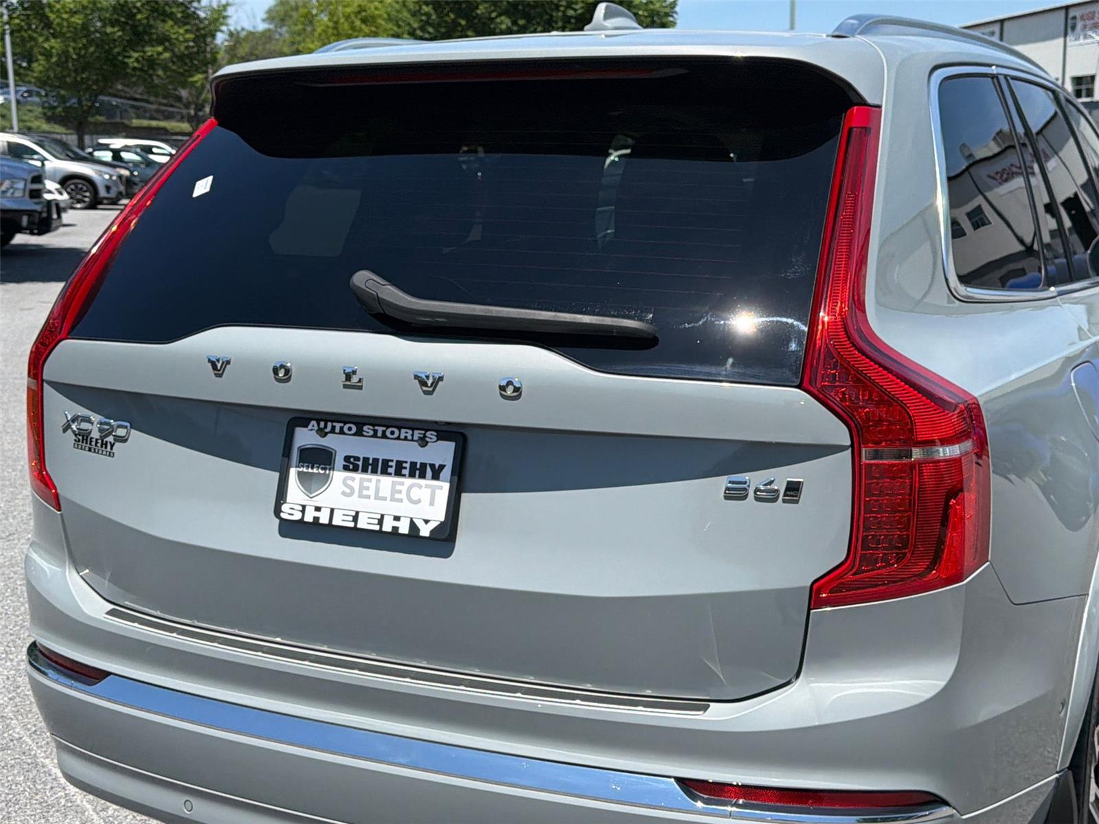 Used 2024 Vapour Grey Metallic Volvo Ultimate Bright Theme image 28