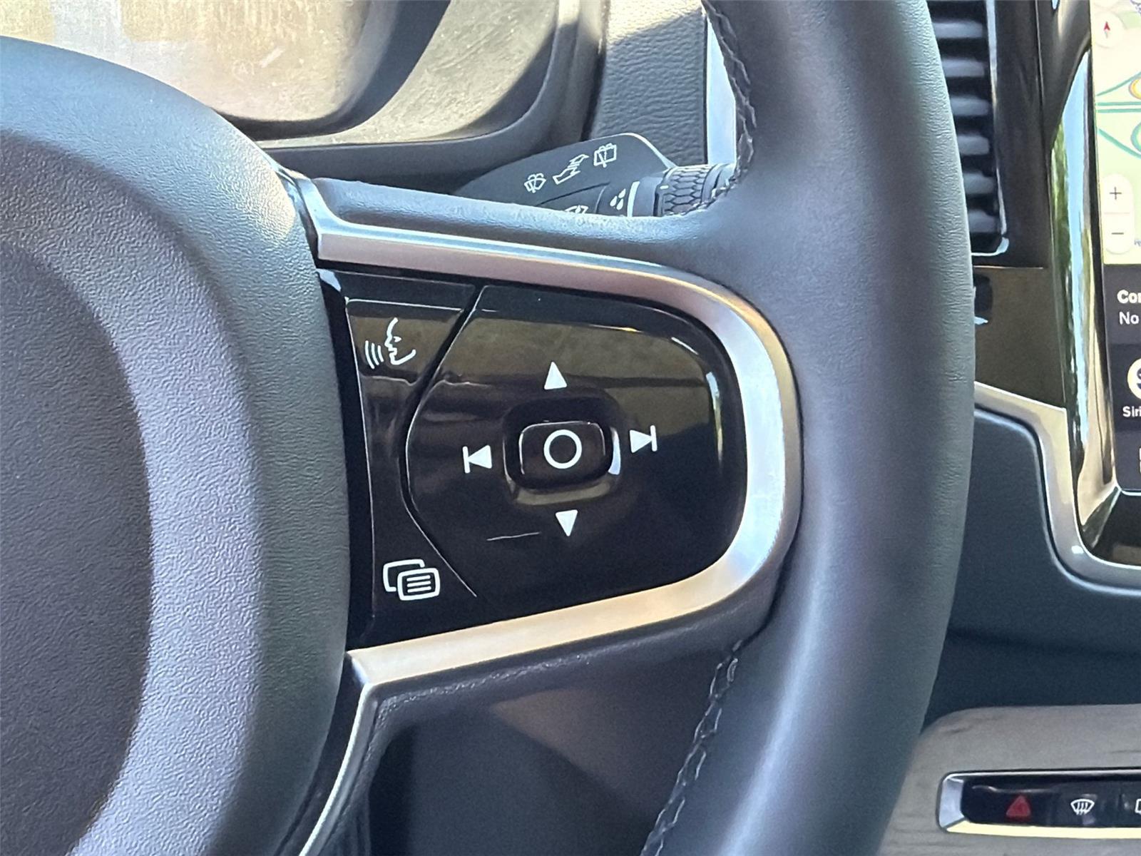 Used 2024 Vapour Grey Metallic Volvo Ultimate Bright Theme image 42
