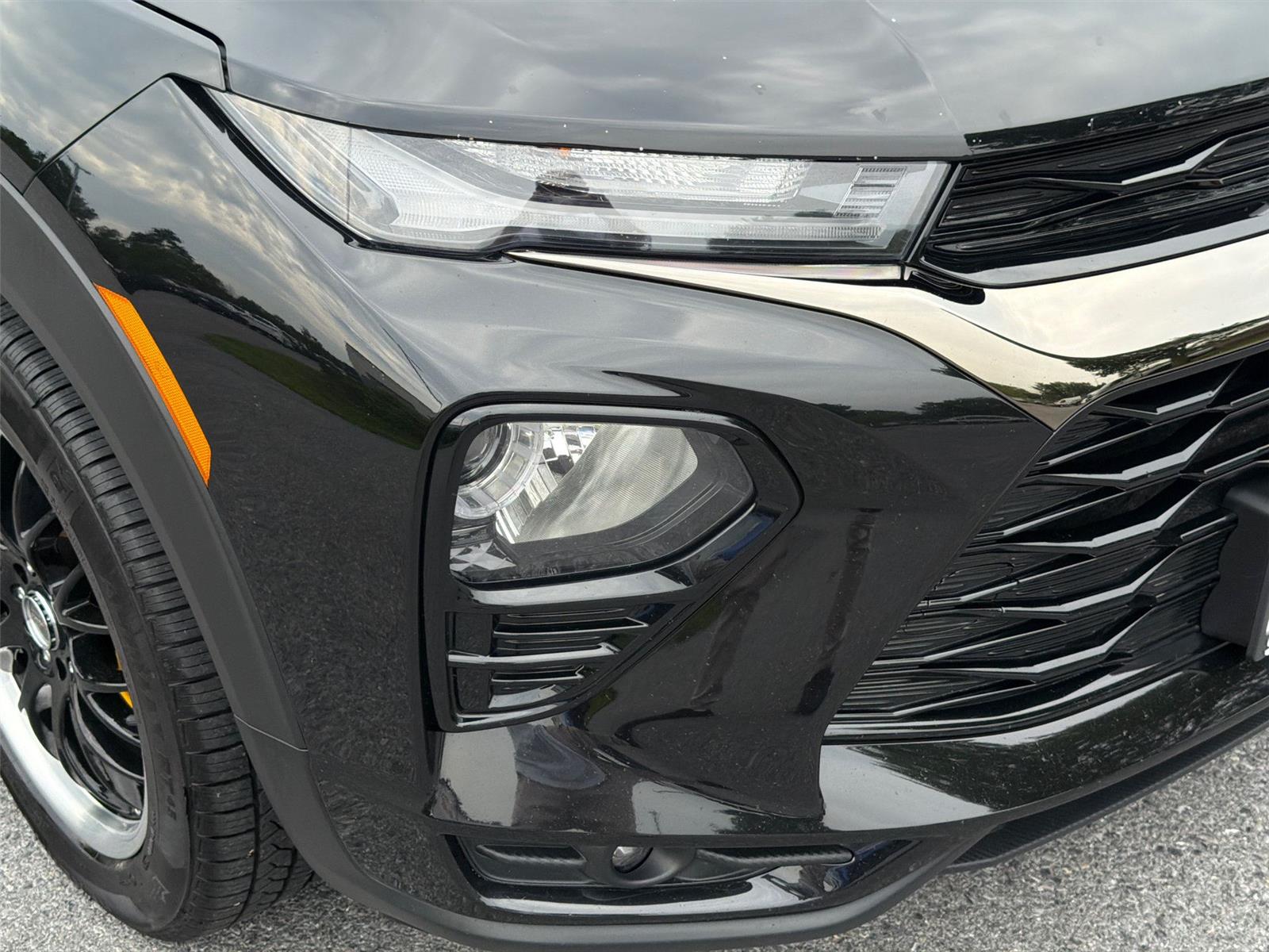 Used 2022 Mosaic Black Metallic Chevrolet RS image 28