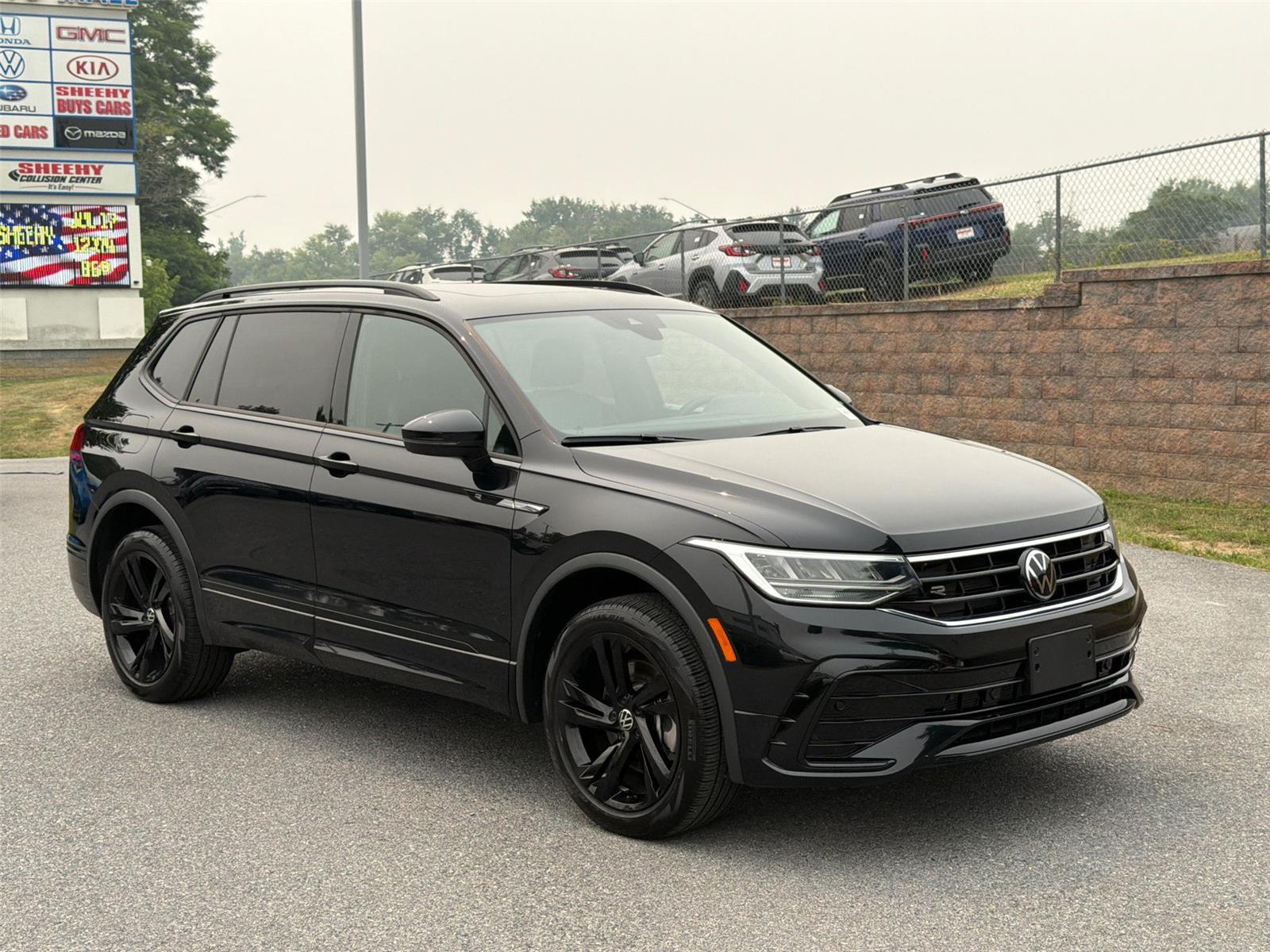 Deep Black Pearl 2024 Volkswagen Tiguan SUV / Crossover All-Wheel Drive Automatic