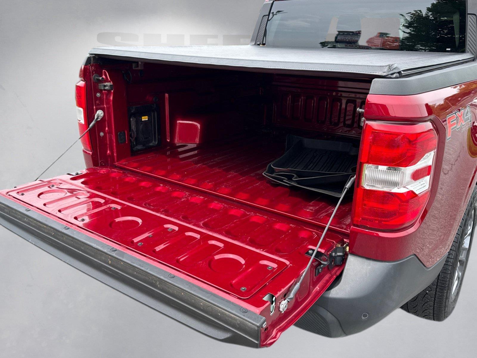 Used 2025 Ruby Red Metallic Tinted Clearcoat Ford XLT image 24