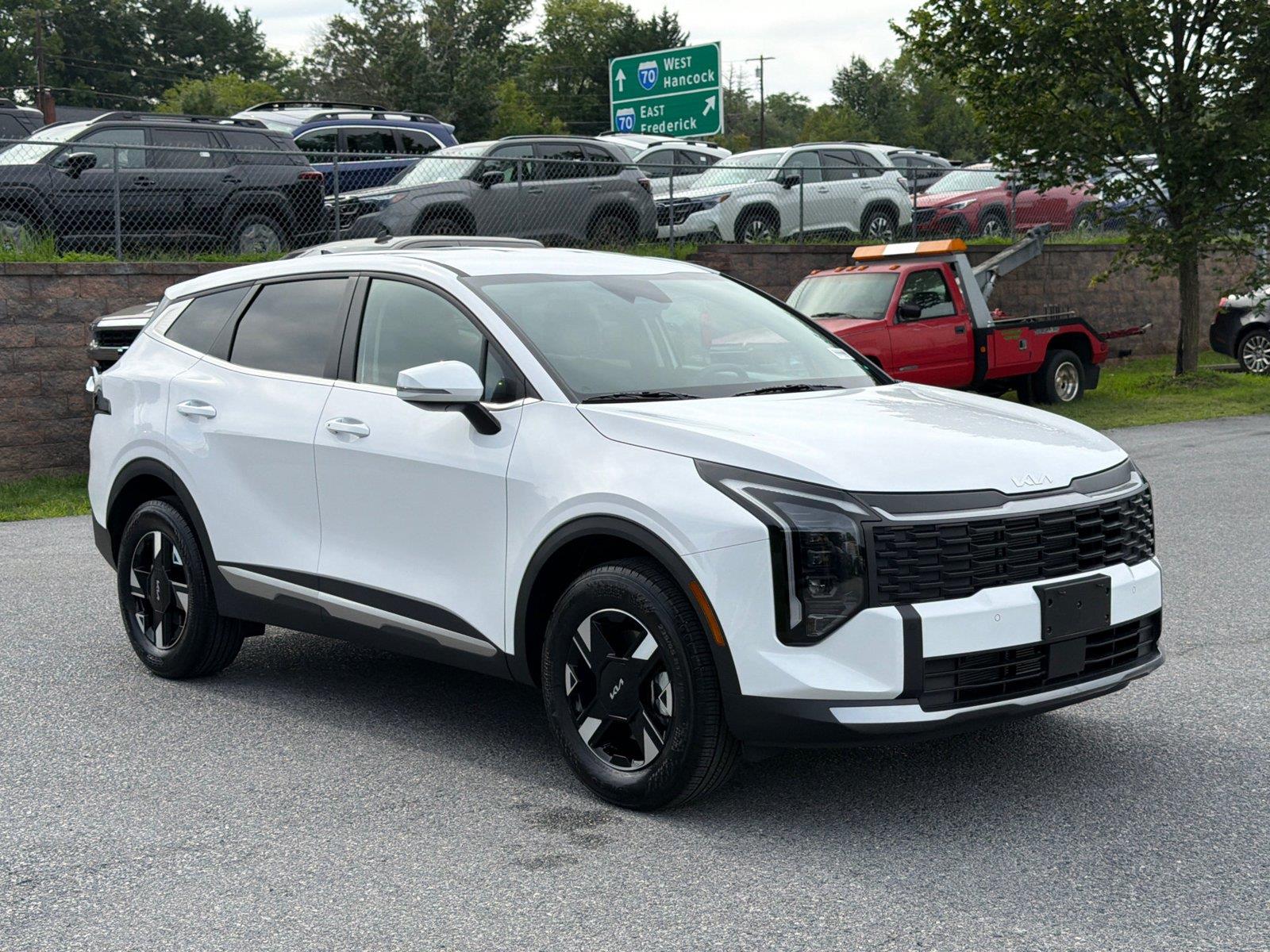 Glacial White Pearl 2026 Kia Sportage SUV / Crossover All-Wheel Drive 8-Speed Automatic