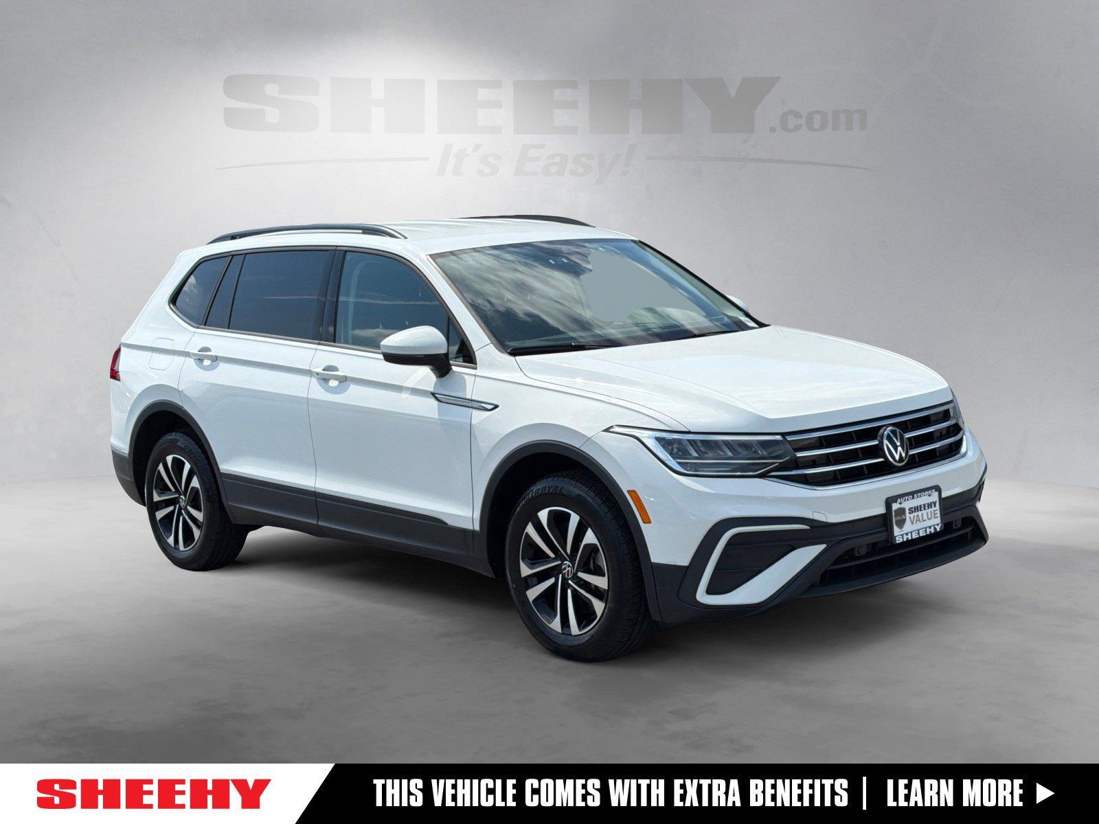Pure White 2022 Volkswagen Tiguan SUV / Crossover Front-Wheel Drive Automatic