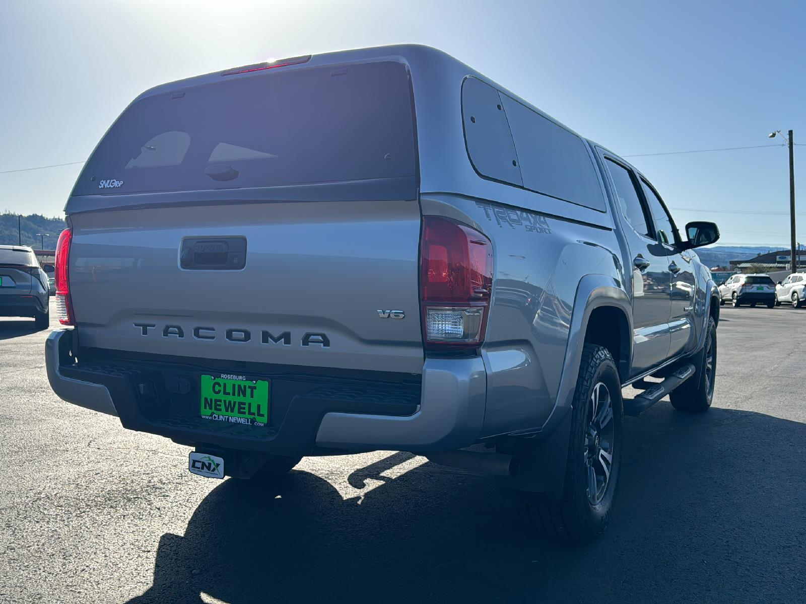 Used 2016 Toyota Tacoma Short Bed,Crew Cab Pickup