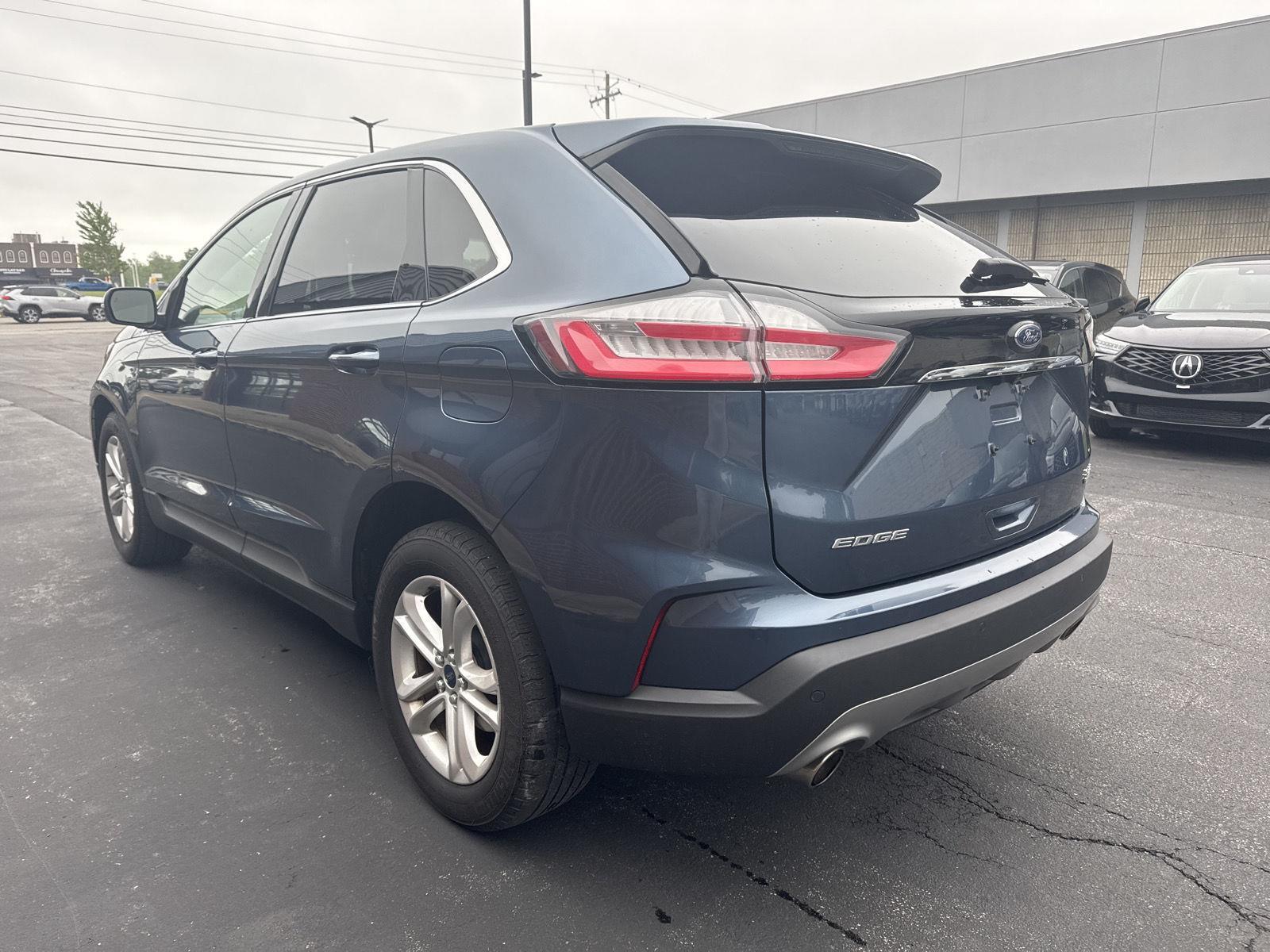 Used 2019 Blue Ford SEL image 4