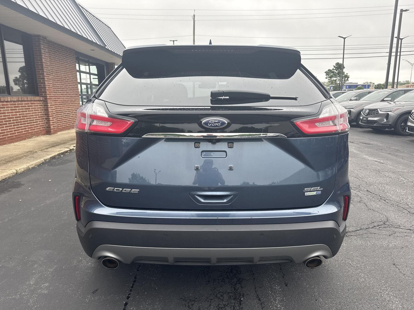 Used 2019 Blue Ford SEL image 5