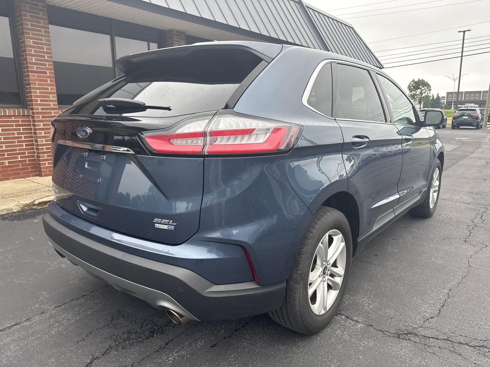 Used 2019 Blue Ford SEL image 6