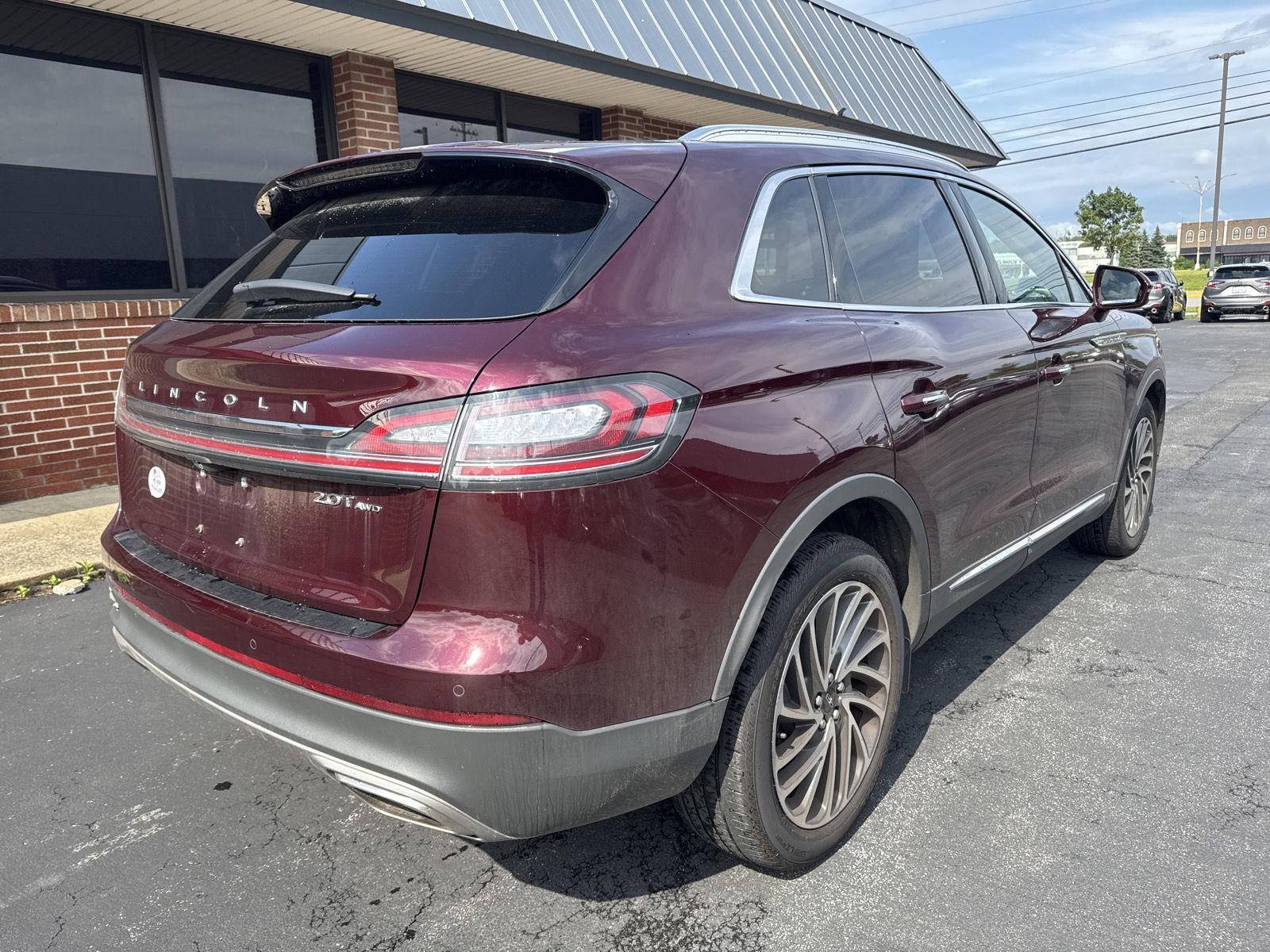 Used 2020 Burgundy Velvet Lincoln Reserve image 4
