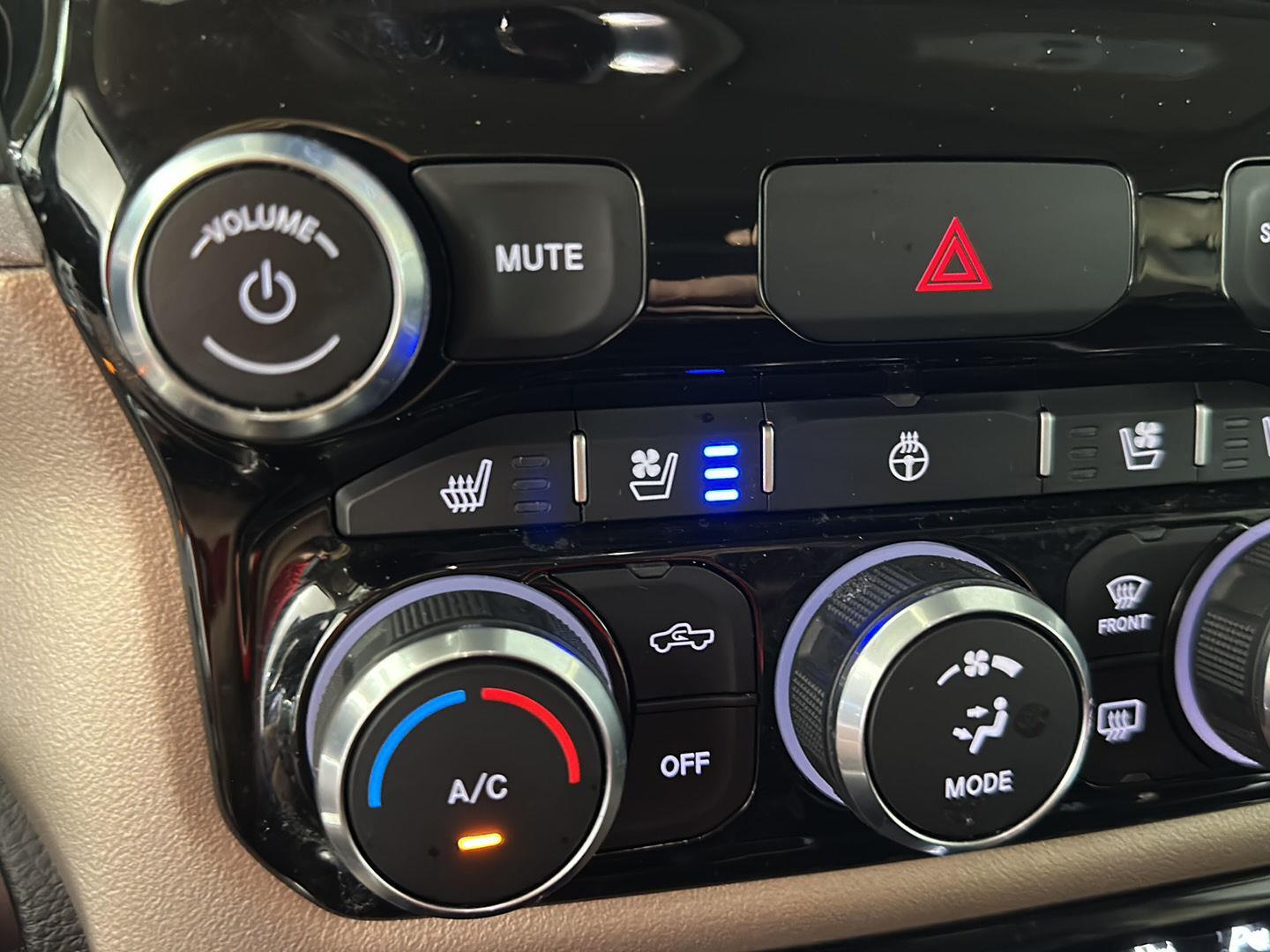 Used 2021 Patriot Blue Pearlcoat Ram Laramie image 18