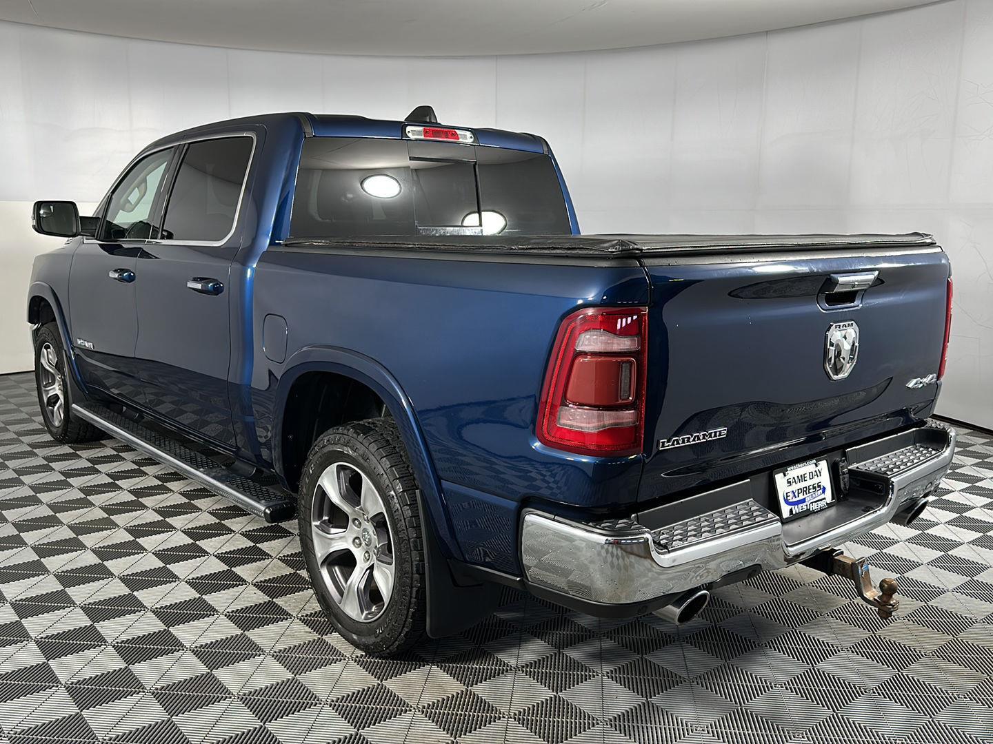 Used 2021 Patriot Blue Pearlcoat Ram Laramie image 26