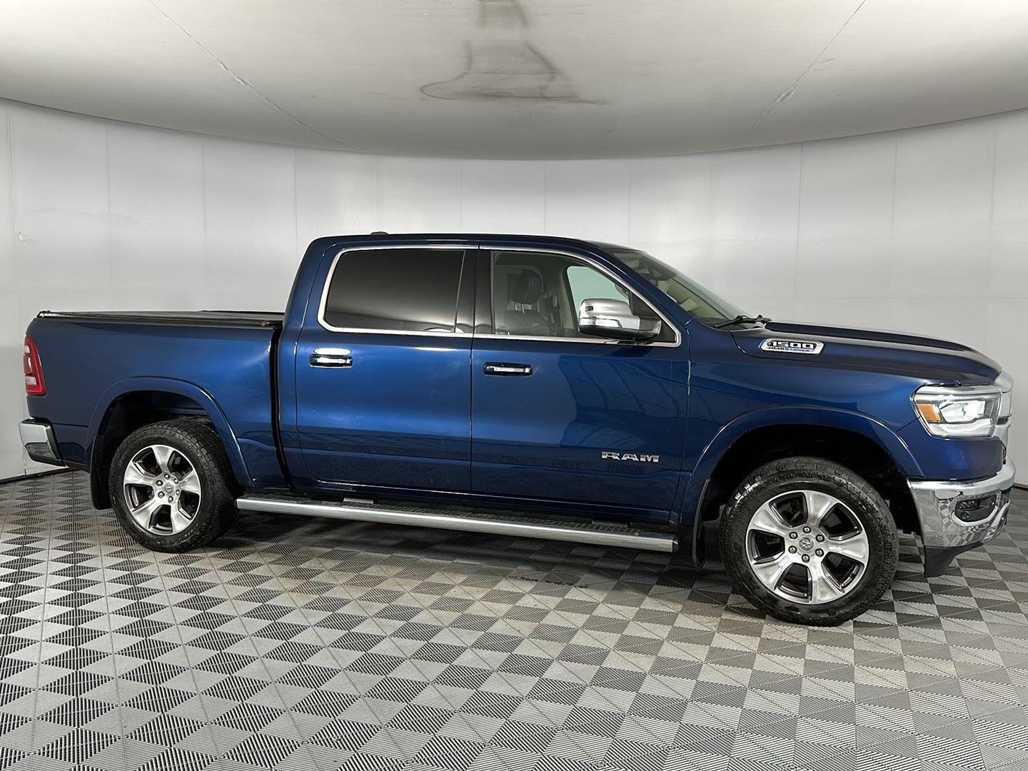 Used 2021 Patriot Blue Pearlcoat Ram Laramie image 30