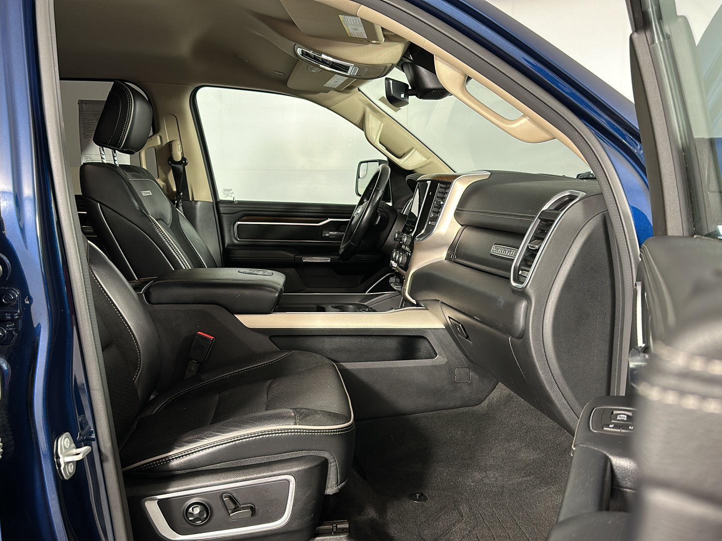 Used 2021 Patriot Blue Pearlcoat Ram Laramie image 31