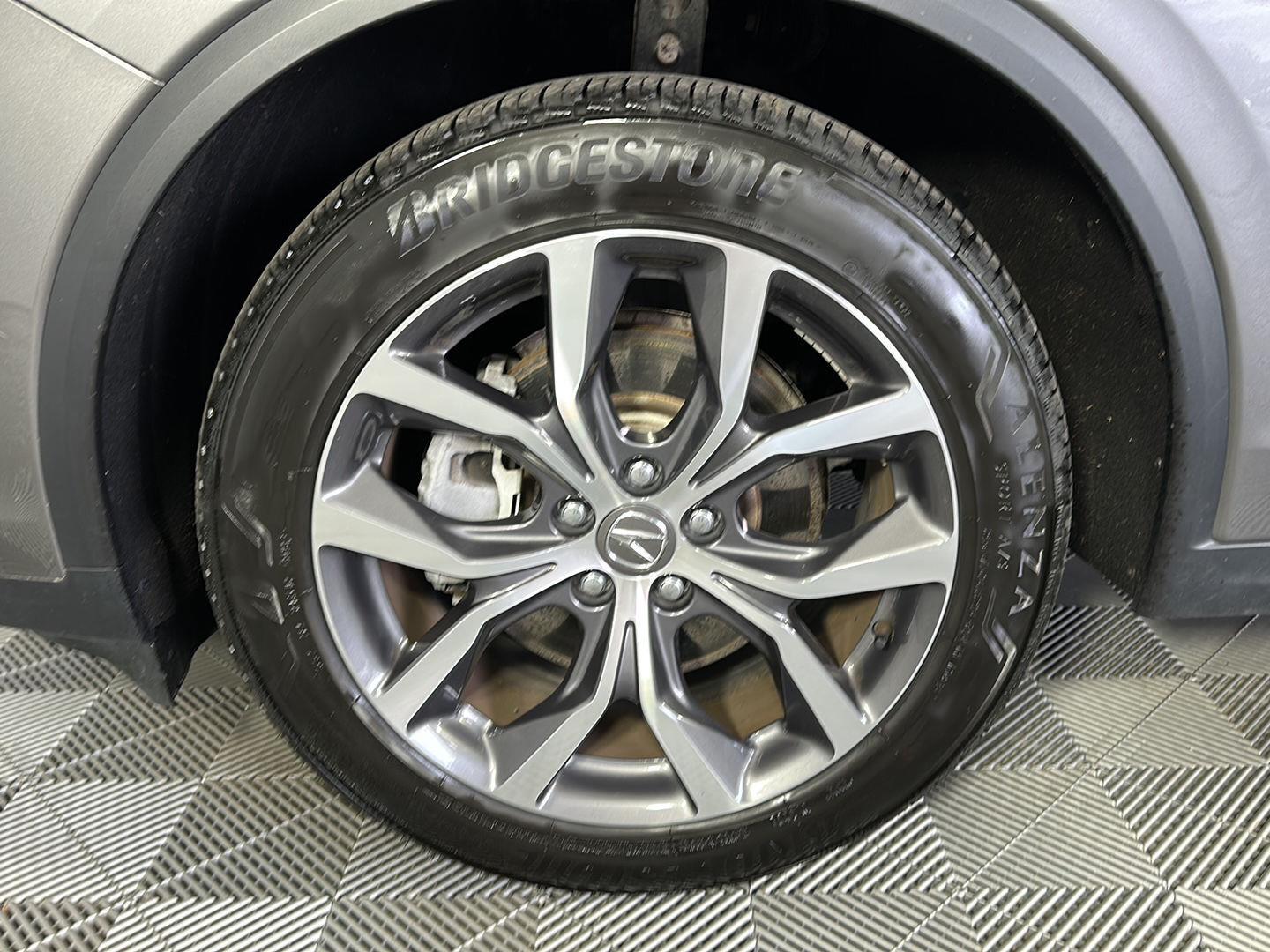 Used 2024 Liquid Carbon Metallic Acura SH-AWD w/Tech image 6