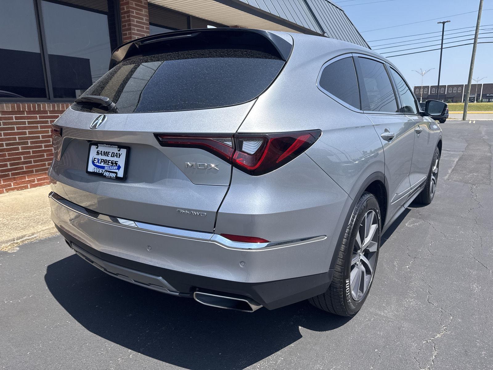 Used 2026 Solar Silver Metallic Acura SH-AWD w/Tech image 6