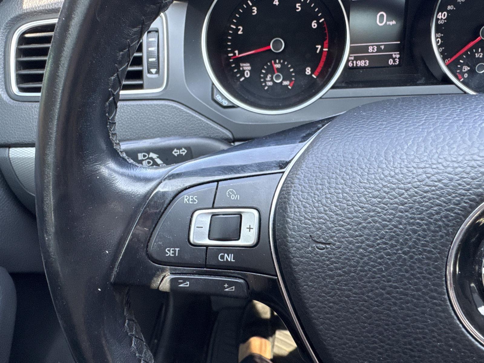 Used 2018  Volkswagen 1.4T SE image 10