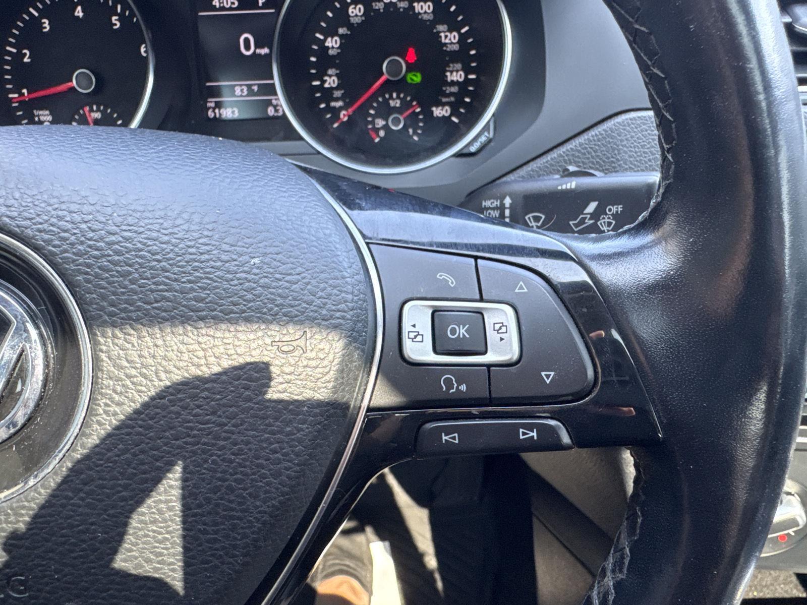 Used 2018  Volkswagen 1.4T SE image 11