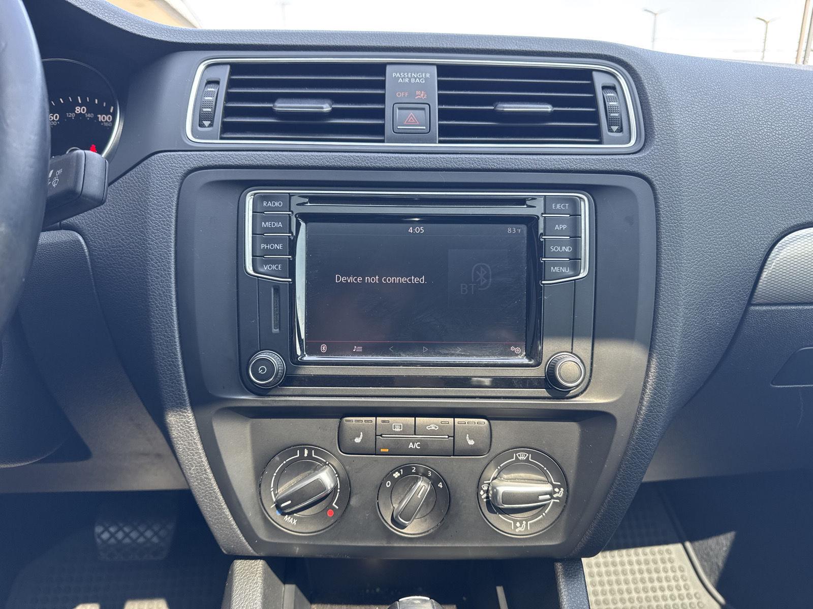 Used 2018  Volkswagen 1.4T SE image 13